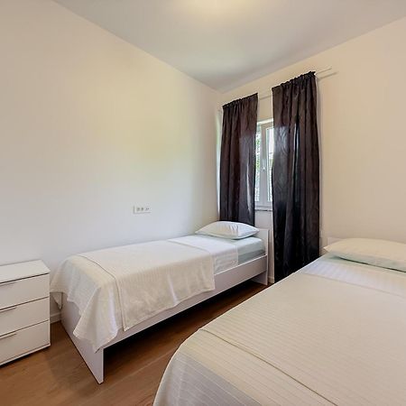 Apartments Piscina-Grey Podstrana Zewnętrze zdjęcie